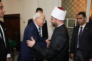 وزير الأوقاف ومحافظ القاهرة يشاركان في تأبين مفيد شهاب.. وإطلاق اسمه على قاعة كبرى وتدشين جائزة باسمه 4 IMG 20260503 WA0091 وزير الأوقاف ومحافظ القاهرة يشاركان في تأبين مفيد وزير الأوقاف ومحافظ القاهرة يشاركان في تأبين مفيد شهاب.. وإطلاق اسمه على قاعة كبرى وتدشين جائزة باسمه موقع في الجامعة