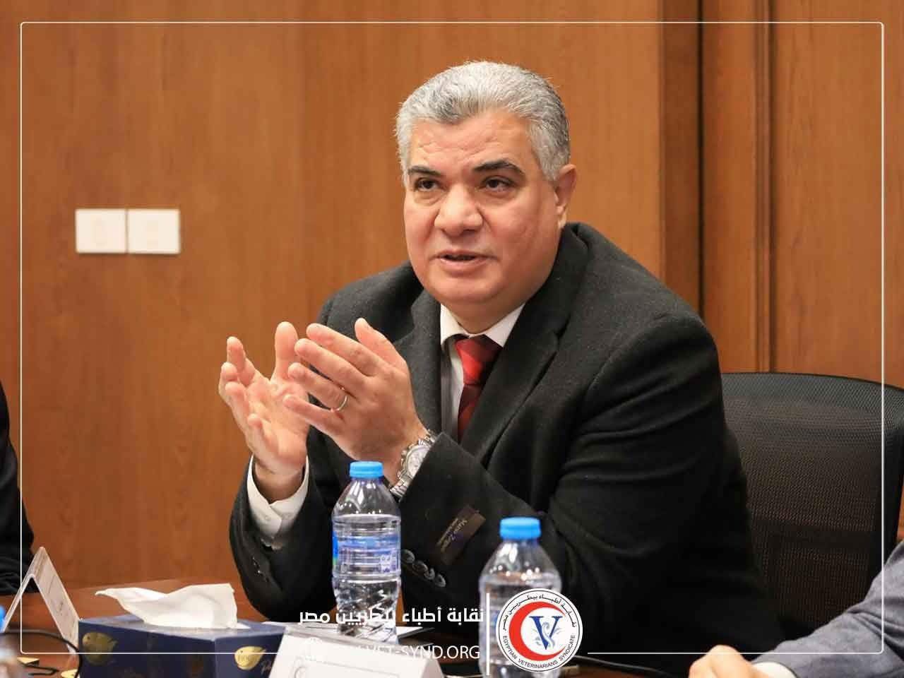 الدكتور عادل عبدالخالق عميد كلية الطب البيطري بجامعة بدر بالقاهرة