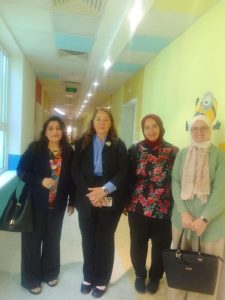 قصر العيني يستضيف خبيرة أمريكية عالمية لتطوير رعاية قلب الأطفال بمستشفى أبو الريش الياباني 2 IMG 20260507 WA0003 قصر العيني يستضيف خبيرة أمريكية قصر العيني يستضيف خبيرة أمريكية عالمية لتطوير رعاية قلب الأطفال بمستشفى أبو الريش الياباني موقع في الجامعة