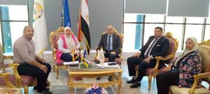 جامعة أسوان تناقش دعم التنمية الاقتصادية المحلية وتعزيز الميزة التنافسية ضمن رؤية 2040 2 جامعة أسوان تناقش دعم التنمية الاقتصادية المحلية