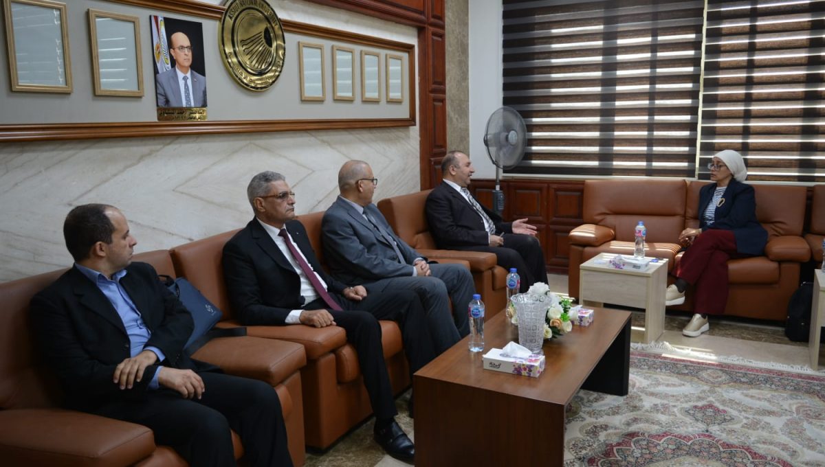 IMG 20260511 WA0015 جامعة أسيوط الأهلية جامعة أسيوط الأهلية ومعهد تكنولوجيا المعلومات يبحثان تأهيل الطلاب للتحول الرقمي وسوق العمل| تفاصيل موقع في الجامعة