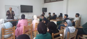بين البيئة والصحة النفسية.. جامعة قناة السويس تطلق حزمة برامج توعوية لخدمة الطلاب والمجتمع 4 IMG 20260511 WA0073 جامعة قناة السويس بين البيئة والصحة النفسية.. جامعة قناة السويس تطلق حزمة برامج توعوية لخدمة الطلاب والمجتمع موقع في الجامعة