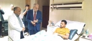 رئيس جامعة أسوان يطمئن على مصابي حادث طريق صحاري المطار ويوجه بعقد الامتحانات داخل المستشفى 4 IMG 20260512 WA0023 رئيس جامعة أسوان يطمئن على مصابي حادث طريق صحاري رئيس جامعة أسوان يطمئن على مصابي حادث طريق صحاري المطار ويوجه بعقد الامتحانات داخل المستشفى موقع في الجامعة