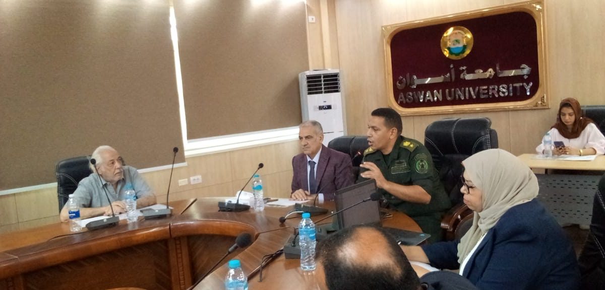 IMG 20260516 WA0030 1 جامعة أسوان تناقش ملفات التعليم والطلاب جامعة أسوان تناقش ملفات التعليم والطلاب وتؤكد التعاون مع التجنيد لخدمة الدارسين موقع في الجامعة