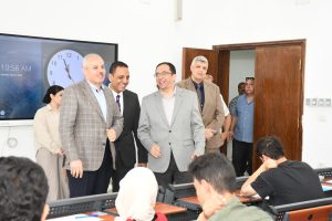 IMG 20260516 WA0045 رئيس جامعة قناة السويس يتفقد اللجان رئيس جامعة قناة السويس يتفقد اللجان ويؤكد: انضباط كامل وتطبيق حاسم للوائح الامتحانات موقع في الجامعة