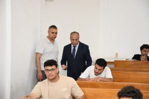 رئيس جامعة قناة السويس يتفقد اللجان ويؤكد: انضباط كامل وتطبيق حاسم للوائح الامتحانات 3 IMG 20260516 WA0049 رئيس جامعة قناة السويس يتفقد اللجان رئيس جامعة قناة السويس يتفقد اللجان ويؤكد: انضباط كامل وتطبيق حاسم للوائح الامتحانات موقع في الجامعة