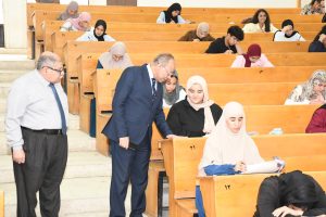 IMG 20260516 WA0053 رئيس جامعة قناة السويس يتفقد اللجان رئيس جامعة قناة السويس يتفقد اللجان ويؤكد: انضباط كامل وتطبيق حاسم للوائح الامتحانات موقع في الجامعة