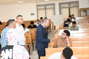 رئيس جامعة قناة السويس يتفقد اللجان ويؤكد: انضباط كامل وتطبيق حاسم للوائح الامتحانات 2 رئيس جامعة قناة السويس يتفقد اللجان