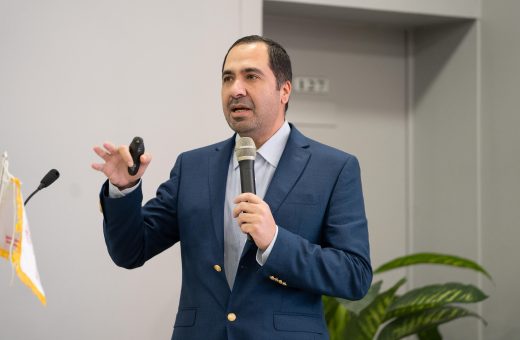 الدكتور محمد صلاح عميد كلية تكنولوجيا الأعمال بجامعة مصر للمعلوماتية
