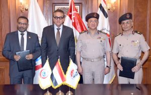 IMG 20260517 WA0076 القوات المسلحة توقع بروتوكول تعاون مع وزارة الصحة القوات المسلحة توقع بروتوكول تعاون مع وزارة الصحة وتفتتح مركز الباثولوجي بمعامل البحوث الطبية وبنك الدم موقع في الجامعة