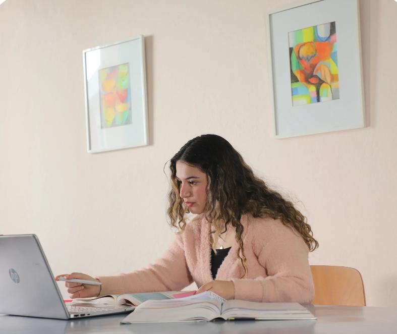 كلية إدارة الأعمال والاقتصاد جامعة هليوبوليس  