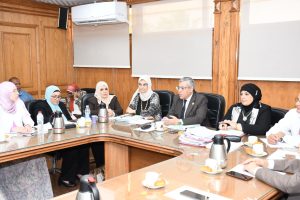 مجلس الدراسات العليا بجامعة قناة السويس يناقش استعدادات الامتحانات وخطة تدريبية جديدة لأعضاء هيئة التدريس 4 مجلس الدراسات العليا بجامعة قناة السويس