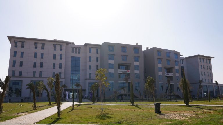 IMG 20260519 WA0031 768x432 1 التقديم لجامعتي كوين مارجريت وأدنبرة نابيير فتح باب التقديم لجامعتي كوين مارجريت وأدنبرة نابيير بالعاصمة الإدارية 2026-2027| التفاصيل كاملة موقع في الجامعة
