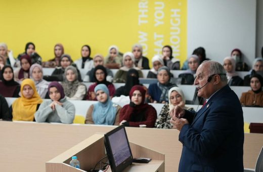 IMG 20260519 WA0040 العلاج الطبيعي جامعة سيناء بالقنطرة تنظم ندوة حول أخلاقيات مهنة العلاج الطبيعي وتأهيل الطلاب لسوق العمل موقع في الجامعة