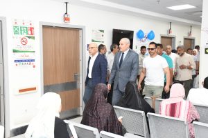 IMG 20260519 WA0096 رئيس جامعة قناة السويس يتفقد مركز الأورام رئيس جامعة قناة السويس يتفقد مركز الأورام والطب النووي.. ويحاور المرضى داخل المركز موقع في الجامعة