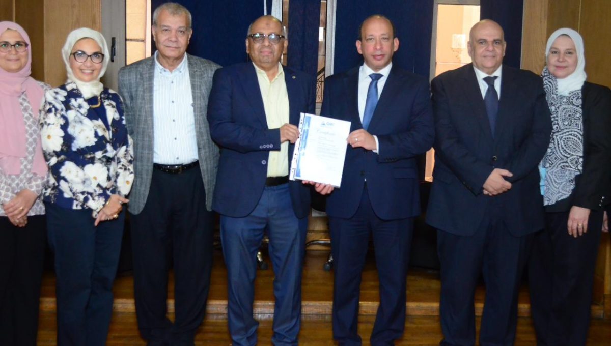IMG 20260522 WA0082 جامعة القاهرة لأول مرة.. جامعة القاهرة تعلن إنجازًا غير مسبوق لقصر العيني بالحصول على شهادتي ISO في المسئولية المجتمعية والطاقة موقع في الجامعة