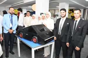 روبوت ذكي وتطبيق لخدمة الصم.. مشروعات تخرج طلاب الكلية المصرية الصينية تلفت الأنظار بجامعة قناة السويس 3 IMG 20260523 WA0045 الكلية المصرية الصينية روبوت ذكي وتطبيق لخدمة الصم.. مشروعات تخرج طلاب الكلية المصرية الصينية تلفت الأنظار بجامعة قناة السويس موقع في الجامعة