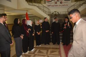IMG 20260524 WA0064 جامعة أسيوط الأهلية بالورود والصور التذكارية.. طلاب جامعة أسيوط الأهلية يرحبون بالأنبا دانيال في مشهد وطني مميز موقع في الجامعة