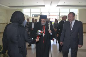 IMG 20260524 WA0066 جامعة أسيوط الأهلية بالورود والصور التذكارية.. طلاب جامعة أسيوط الأهلية يرحبون بالأنبا دانيال في مشهد وطني مميز موقع في الجامعة