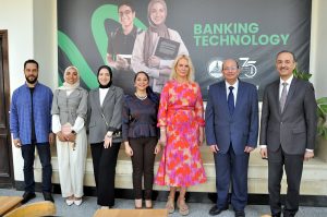 تجارة عين شمس تستقبل أستاذة بجامعة نيسا البولندية لبحث التعاون