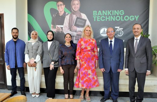تجارة عين شمس تستقبل أستاذة بجامعة نيسا البولندية لبحث التعاون