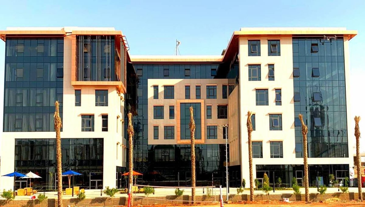 IMG 0381 منحة كاملة من الجامعة الألمانية لاثنين من أوائل تشمل الدراسة والسكن والمواصلات والمصروف الشهري.. منحة كاملة من الجامعة الألمانية لاثنين من أوائل الثانوية بالإسماعيلية موقع في الجامعة