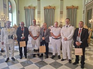جامعة العاصمة تشارك في المؤتمر الأول لصيادلة الشرطة بوزارة الداخلية (صور) 2 المؤتمر الأول لصيادلة الشرطة
