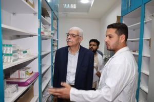 رئيس جامعة المنوفية يتفقد صيدلية الإسعاف بالمجمع الطبي ويشيد بانضباط العمل 2 رئيس جامعة المنوفية