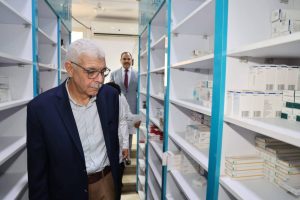 رئيس جامعة المنوفية يتفقد صيدلية الإسعاف بالمجمع الطبي ويشيد بانضباط العمل 5 IMG 0864 رئيس جامعة المنوفية رئيس جامعة المنوفية يتفقد صيدلية الإسعاف بالمجمع الطبي ويشيد بانضباط العمل موقع في الجامعة
