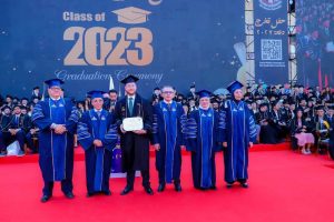 IMG 8110 عميد كلية طب عين شمس عميد كلية طب عين شمس يشهد احتفال تخريج دفعة 2023 موقع في الجامعة