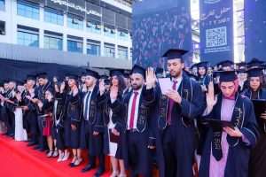 IMG 8114 عميد كلية طب عين شمس عميد كلية طب عين شمس يشهد احتفال تخريج دفعة 2023 موقع في الجامعة