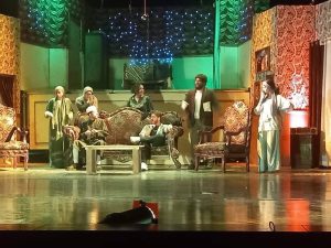 عرض «السبع خطايا» يجذب الأنظار بمهرجان الفنون المسرحية بجامعة العاصمة 2 مهرجان الفنون المسرحية بجامعة العاصمة