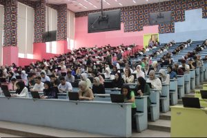 IMG 8849 كلية الآداب بعين شمس 860 جهاز لابتوب.. كلية الآداب بعين شمس تفعّل معامل الاختبارات الإلكترونية موقع في الجامعة