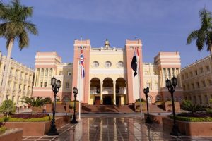 لأول مرة في مصر.. جامعة “كوينز بلفاست” تعتمد برامج طب الأسنان والصيدلة بالجامعة البريطانية 4 IMG 9090 الصيدلة بالجامعة البريطانية لأول مرة في مصر.. جامعة “كوينز بلفاست” تعتمد برامج طب الأسنان والصيدلة بالجامعة البريطانية موقع في الجامعة