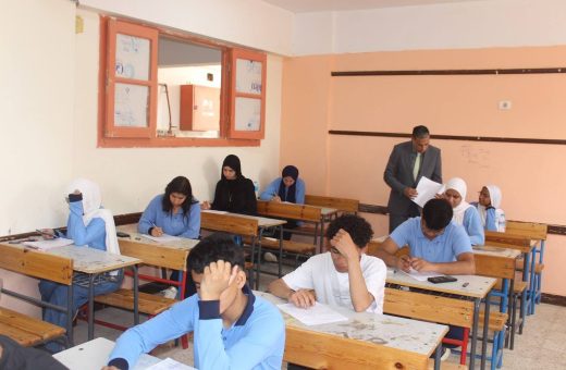 IMG 9734 امتحانات الثانوية العامة 2026 وكيل تعليم الجيزة يجري جولة للتأكد من وضوح أسئلة الامتحانات وعدم خروجها عن المنهج (صور) موقع في الجامعة
