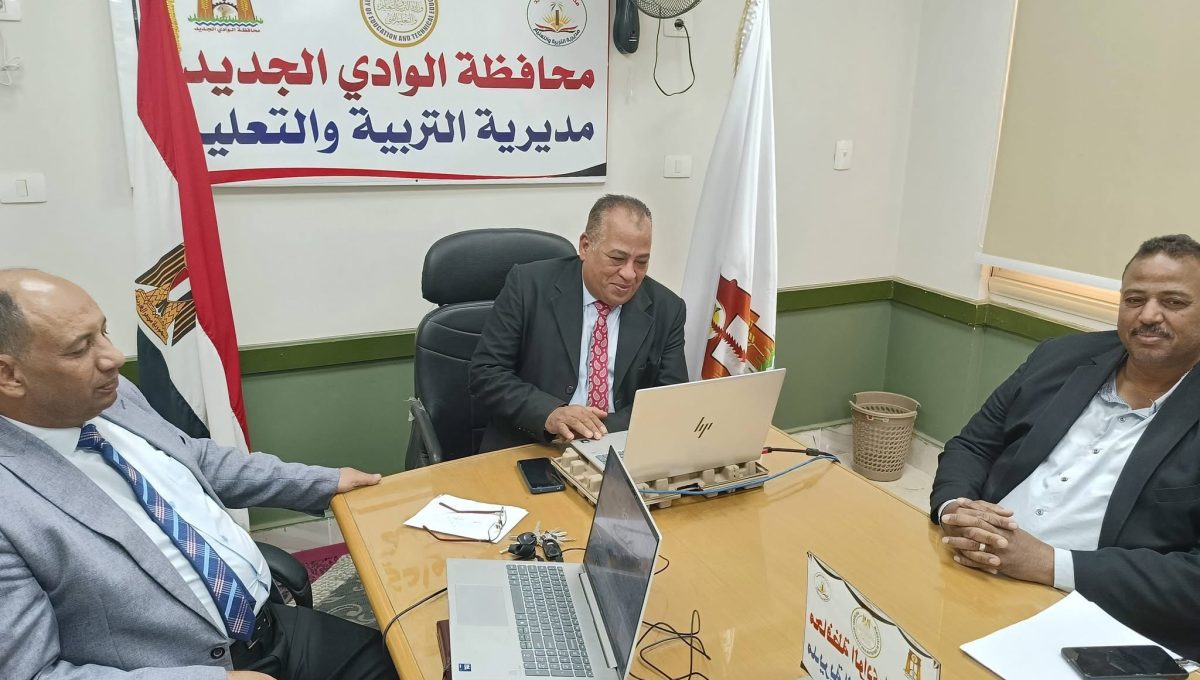 IMG 9808 تعليم الوادي الجديد تعليم الوادي الجديد: وصول أوراق الأسئلة للجان في المواعيد المحددة موقع في الجامعة
