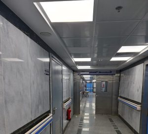أسوان تشهد طفرة طبية كبرى.. افتتاح مستشفى العظام وأقسام تخصصية جديدة بمستشفيات جامعة أسوان 3 IMG ٢٠٢٦٠٥٠٣ ١٧٢٣١٨ مستشفى العظام أسوان تشهد طفرة طبية كبرى.. افتتاح مستشفى العظام وأقسام تخصصية جديدة بمستشفيات جامعة أسوان موقع في الجامعة