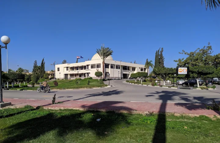 كلية الهندسة جامعة قناة السويس 