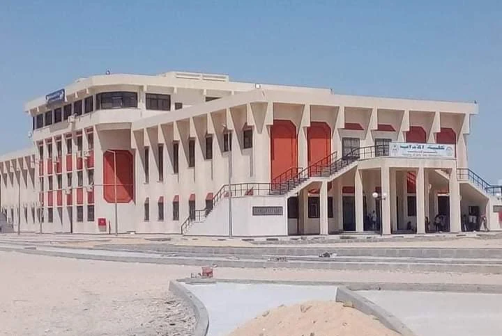 كلية الآداب والعلوم الإنسانية جامعة قناة السويس