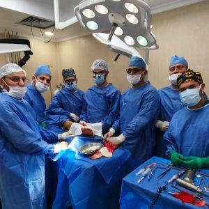 IMG ٢٠٢٦٠٥١٣ ٢١٥٧٠٩ نجاح إعادة بناء الفك السفلي بمستشفيات جامعة بني سويف جراحة دقيقة تُعيد الأمل لمريض خمسيني.. نجاح إعادة بناء الفك السفلي بمستشفيات جامعة بني سويف موقع في الجامعة