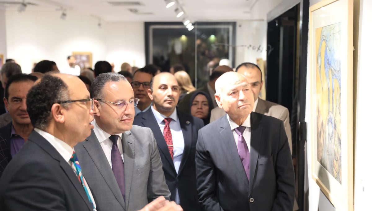 bc09347c dce0 4d49 be77 1a0d32d76850 افتتاح معرض “خبايا الروح” بحضور وزير التعليم العالي.. افتتاح معرض “خبايا الروح” للدكتور السيد قنديل موقع في الجامعة