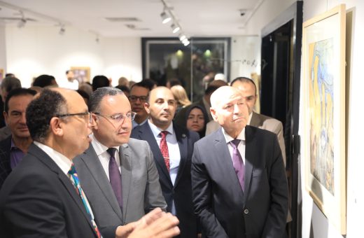 bc09347c dce0 4d49 be77 1a0d32d76850 افتتاح معرض “خبايا الروح” بحضور وزير التعليم العالي.. افتتاح معرض “خبايا الروح” للدكتور السيد قنديل موقع في الجامعة