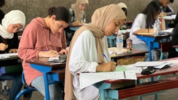 حل النموذج الاسترشادي السابع في الفيزياء للثانوية العامة