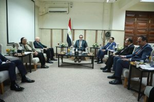 عبدالغفار: البحث العلمي ركيزة أساسية لبناء نظام صحي أكثر كفاءة واستدامة 2 عبدالغفار: البحث العلمي ركيزة أساسية لبناء نظام صحي أكثر كفاءة واستدامة