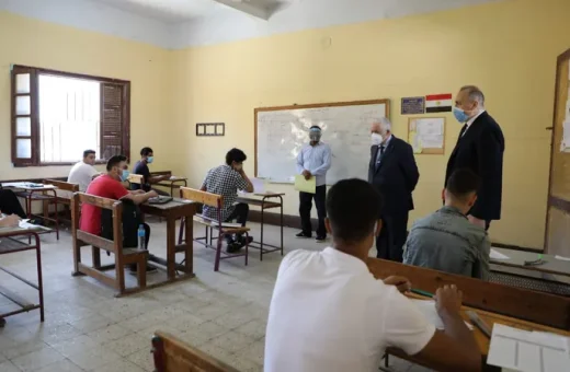 امتحانات الثانوية العامة 1625919707 0 أهم 20 سؤالًا متوقعًا في الإحصاء للثانوية العامة 2026 الامتحان في إيدك.. أهم 20 سؤالًا متوقعًا في الإحصاء للثانوية العامة 2026 موقع في الجامعة