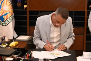 1782134857601 محافظ جنوب سيناء يعتمد نتيجة الشهادة الإعدادية محافظ جنوب سيناء يعتمد نتيجة الشهادة الإعدادية بنسبة نجاح 81.76%.. و6 طلاب يتصدرون الأوائل موقع في الجامعة