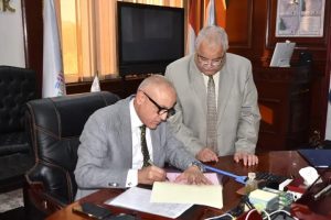1782318735847 محافظ الأقصر يعتمد نتيجة الشهادة الإعدادية 2026 محافظ الأقصر يعتمد نتيجة الشهادة الإعدادية 2026 بنسبة نجاح 78.37% موقع في الجامعة