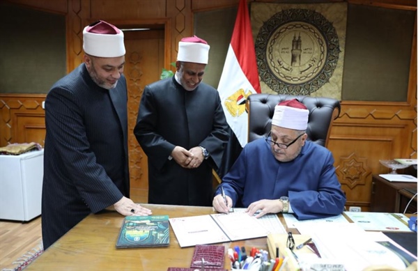 وكيل الأزهر يعتمد نتيجة شهادات القراءات 2026