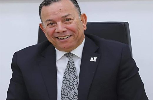 رئيس جامعة المنصورة الجديدة يهنئ الطلاب بإعلان نتائج العام الجامعي
