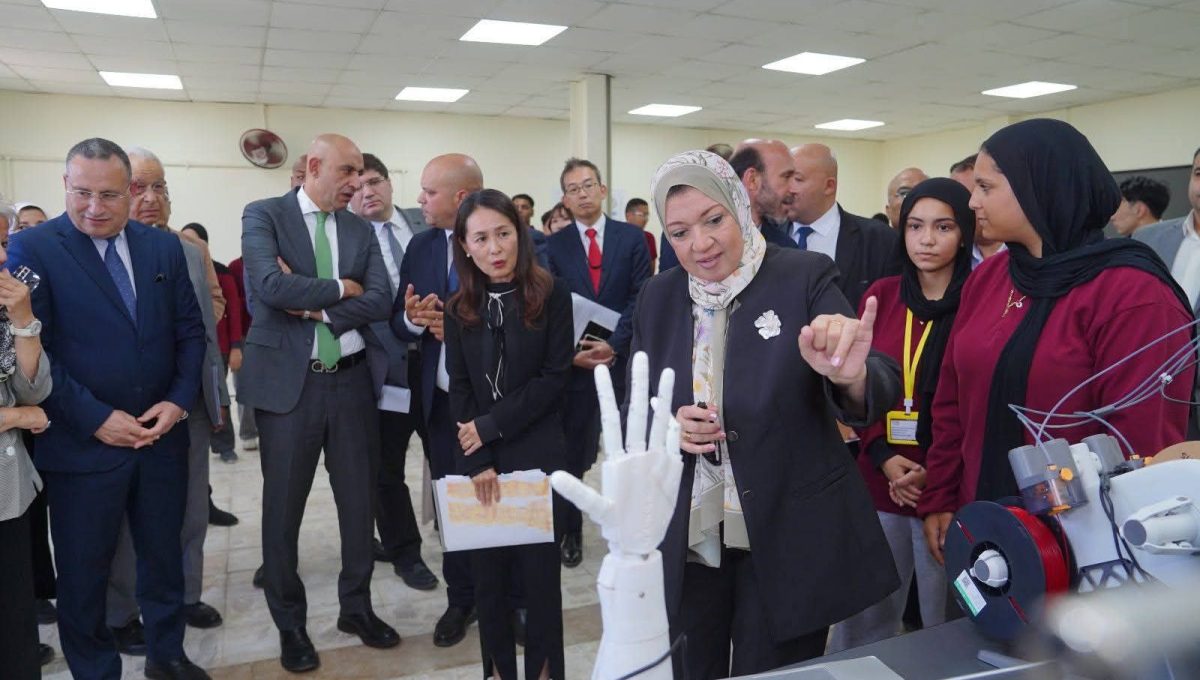 FB IMG 1780403124684 معهد الكوزن المصري الياباني وفد حكومي رفيع يتفقد معهد الكوزن المصري الياباني ويشيد بتجربته التعليمية المتميزة| تفاصيل موقع في الجامعة